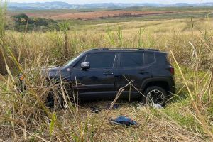 Polícia Civil detém dupla e recupera veículo roubado em Itapira