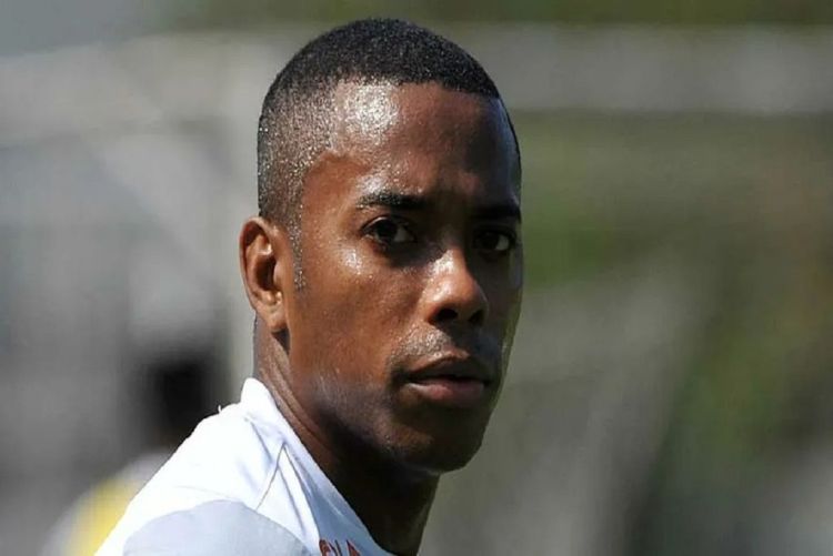 STJ decide que Robinho deve cumprir pena por estupro no Brasil