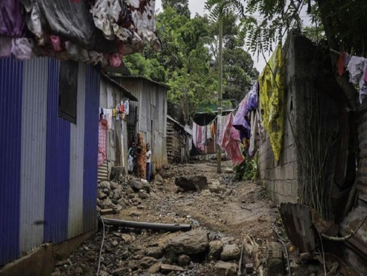 França começa polêmica operação para tirar favelas e expulsar imigrantes de arquipélago na África