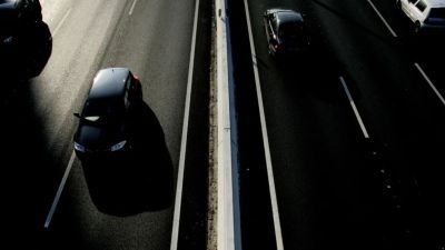 UE dá 'luz verde' a flexibilidade na redução de emissões nos novos carros