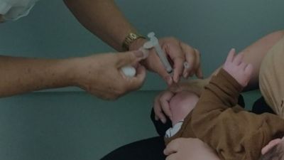 São Carlos recebe nova vacina contra pneumonia e meningite