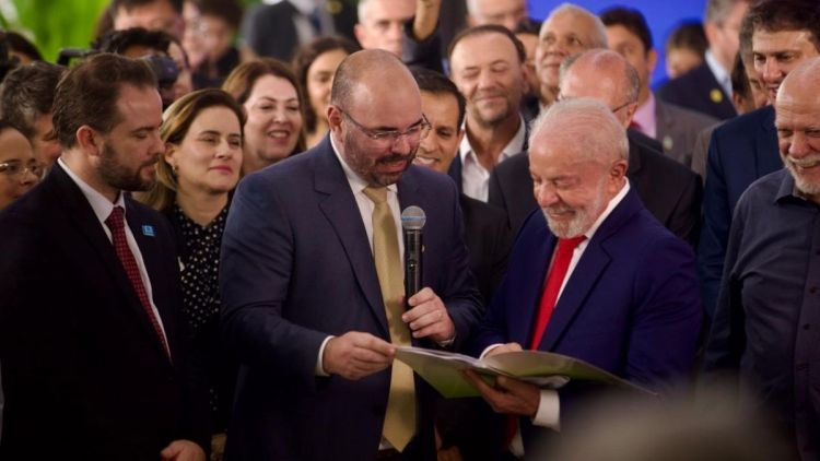 Netto Donato acompanha lula em São Carlos e apresenta reivindicações para saúde e infraestrutura