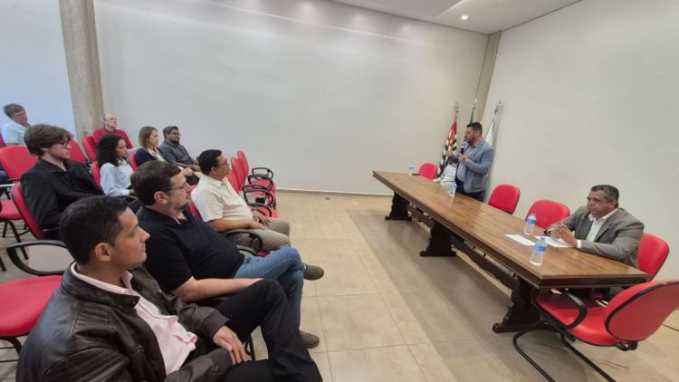 Prefeitura de Ibaté realiza reunião com empresários do Distrito Industrial