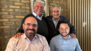 Prefeito Netto Donato e diretor do Sebrae-SP, Marco Vinholi, participam de encontro com Paulo Gullo e destacam os 80 anos do Sincomércio São Carlos