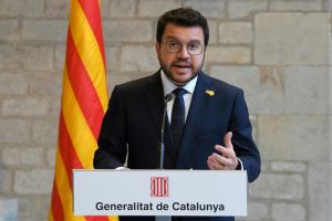 Presidente catalão convoca eleições regionais antecipadas para 12 de maio