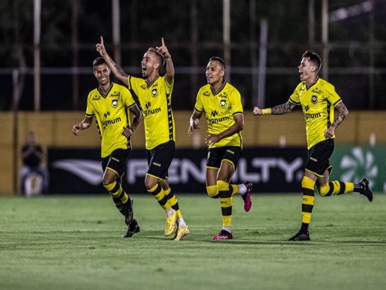 Corinthians joga mal, perde do São Bernardo e quebra série positiva do Paulistão