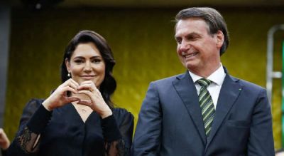 Após rumores de crise no casamento, Michelle se declara a Bolsonaro: &quot;Meu galego lindo&quot;