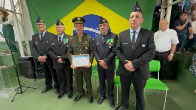 Encerramento do ano no Tiro de Guerra de São Carlos destaca formação cívica e despedida de instrutor