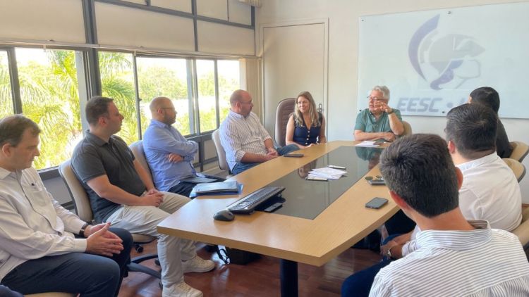 Prefeito Netto Donato visita engenharia de produção da EESC-USP