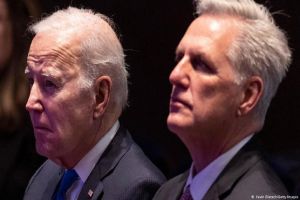 Republicanos vão abrir inquérito para destituir Joe Biden