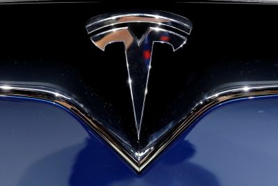 Tesla e Li Auto reduzem preços na China, no momento em que carros elétricos tomam dianteira