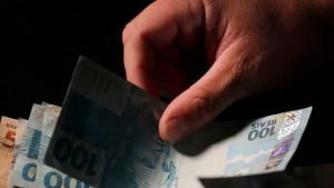Mercado prevê inflação de 5,24% e PIB de 2,21 em 2025