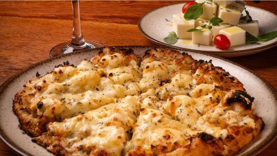 Arena Sports Bar estreia no Brotas Gourmet 2026 com pizzas artesanais