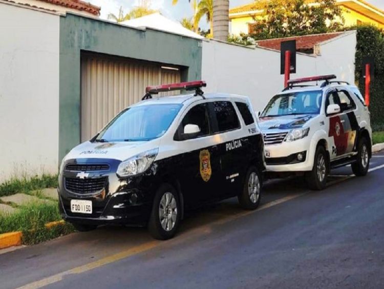 Mulher passa a noite fora e é agredida pelo companheiro