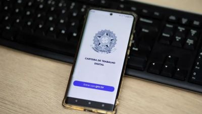 Desemprego recua a 5,6% até julho e renova mínima da série histórica