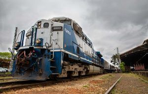 Dupla é detida acusada de furtar mangueiras de trem