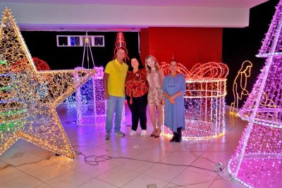 Ivone Zanquim visita Induspar e planeja iluminação natalina