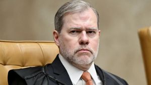Lula mostra irritação com Toffoli e chega a dizer a aliados que ministro deveria deixar STF