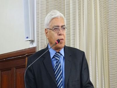 Vereador Azuaite França critica falta de política pública para área social na cidade