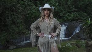 Paula Mattos lança "Estrada Sessions 2" com dois novos pot-pourris