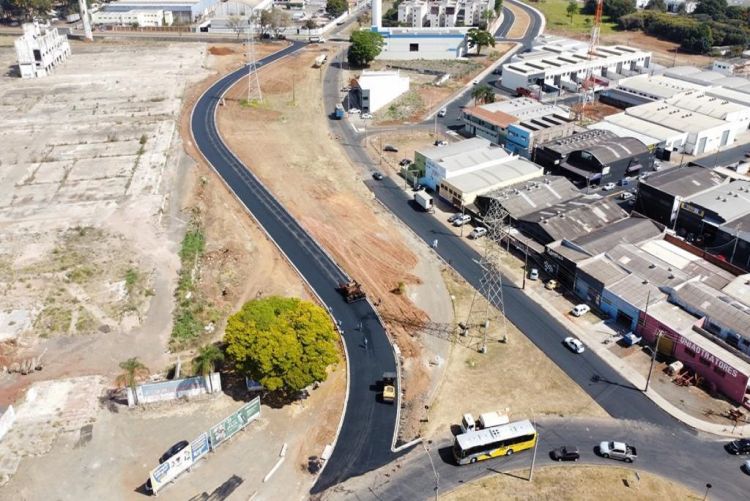 Prefeitura finaliza obra de duplicação da Avenida Heitor José Reali