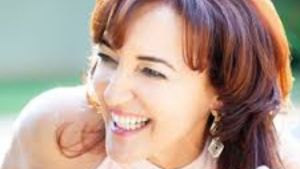 Circuito Arena apresenta show especial em homenagem a Rita Lee com Regina Dias