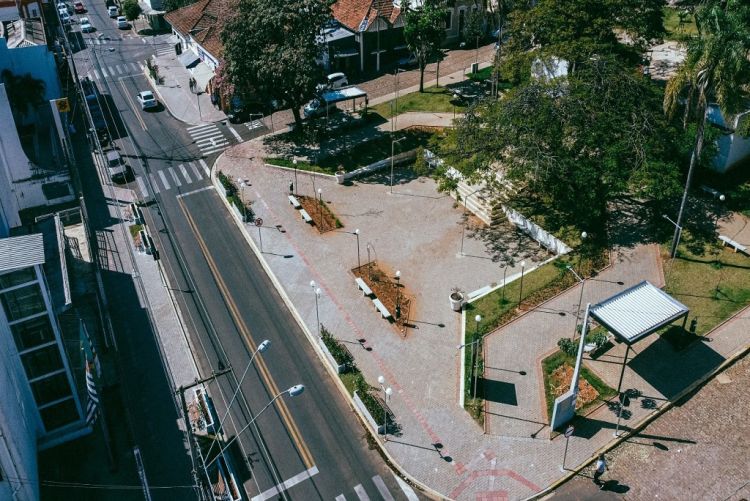 Município de Piratininga ganha novo calçadão