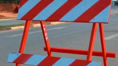Interdição da rua Alexandrina para reparo em rede de água