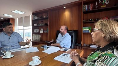Durante reunião com o prefeito, vereadora Cidinha debate fortalecimento da política de saúde para populações vulneráveis