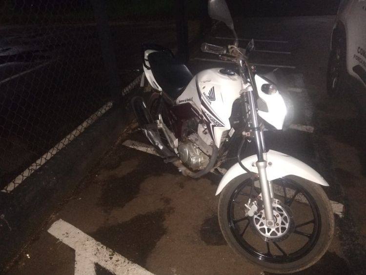 PMs recuperam moto roubada em São Carlos