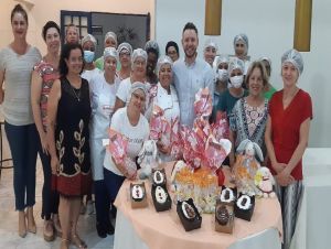 Alunos de Tambaú concluem curso de fabricação de ovos de páscoa e bombons