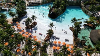 Praia artificial remodelada e planetário são atrações do Hot Beach Olímpia para férias de julho