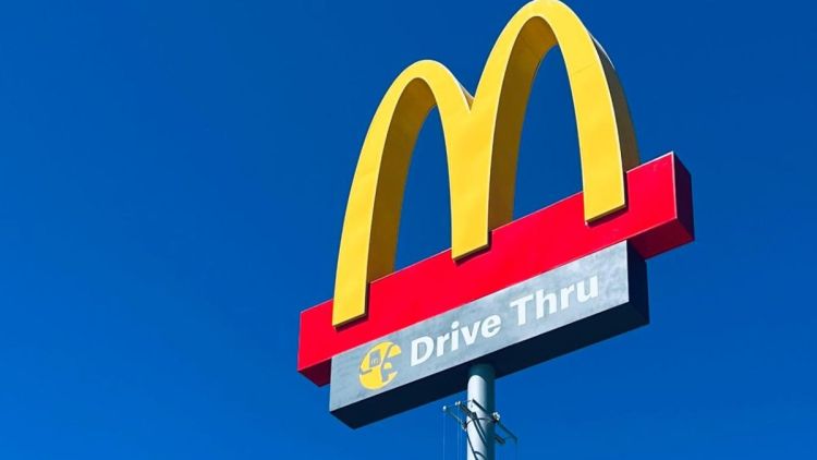 Emprego jovem: McDonald's abre 40 novas vagas em São Carlos