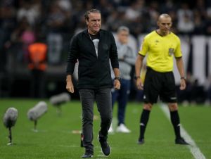 Corinthians bate Remo nos pênaltis na Copa do Brasil, mas técnico Cuca decide pedir demissão