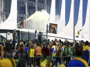 GSI divulga imagens do dia da invasão no Palácio do Planalto