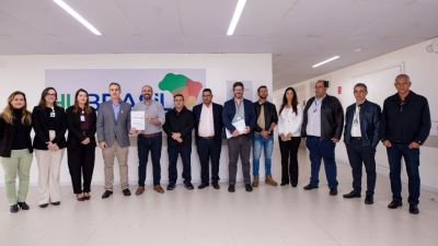 Prefeitura entrega alvará de funcionamento das novas alas do hospital universitário