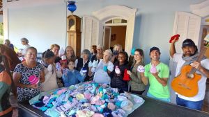 Projeto &quot;Crochê Solidário&quot; ultrapassa a marca de 20 mil gorrinhos doados a recém-nascidos em Araraquara