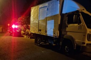 Caminhão furtado é encontrado no Jardim Itamarati