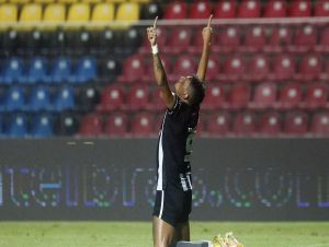 Com show de Tiquinho, Botafogo faz 7 a 1 para seguir na Copa do Brasil
