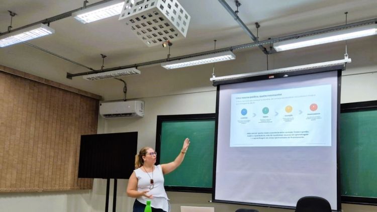 Aula aberta discute financiamento da educação na construção do currículo municipal