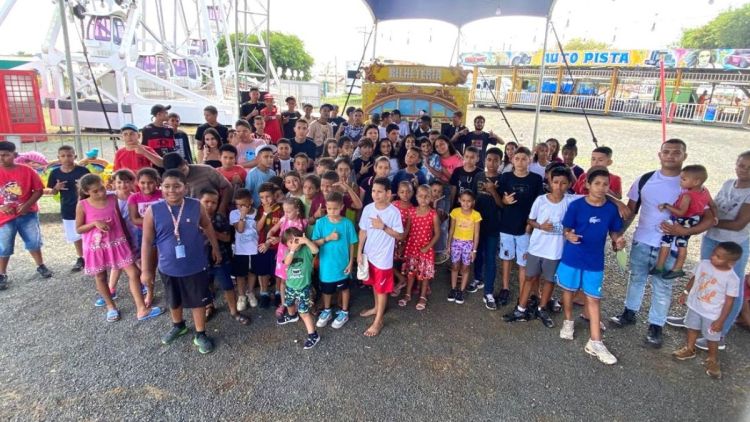 Fundo Social de Solidariedade promove dia de encantamento para 300 crianças em parque de diversões