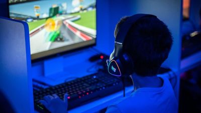 Lan House itinerante traz experiência gamer gratuita para São Carlos