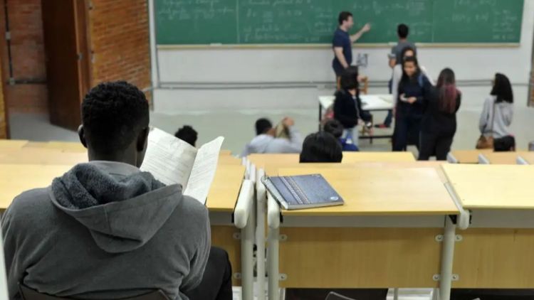 Brasil tem maior número de aluno por professor em faculdades privadas