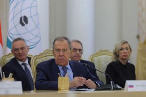 Representante russo gera discórdia em reunião de segurança europeia