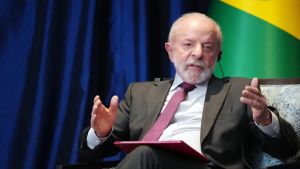 Lula sugere veto a IA na eleição e, sem citar Flávio Bolsonaro, diz que 'verdade não falha'