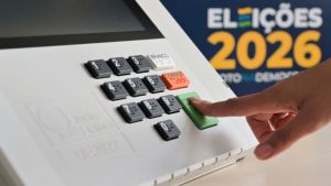 Eleições 2026: confira a ordem dos 6 votos na urna e como usar a colinha eleitoral
