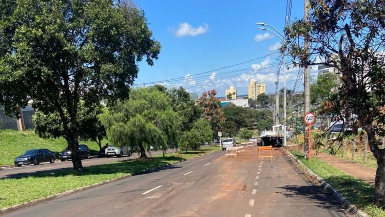 Vereador Edson Ferraz cobra melhorias no trânsito da Avenida Bruno Ruggiero Filho com chegada do Oba Hortifruti