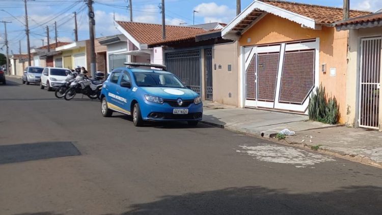Guarda Municipal atende ocorrência de tiros em casa no Jardim Hikare