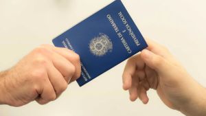 Desemprego fica abaixo de 6% pela 1ª vez no Brasil