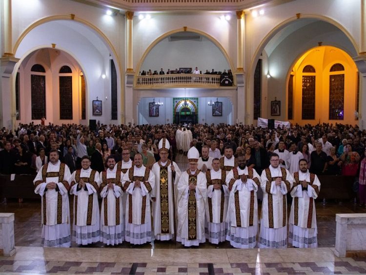 Ordenados diáconos para servir a Igreja na Eucaristia, na Palavra e na caridade